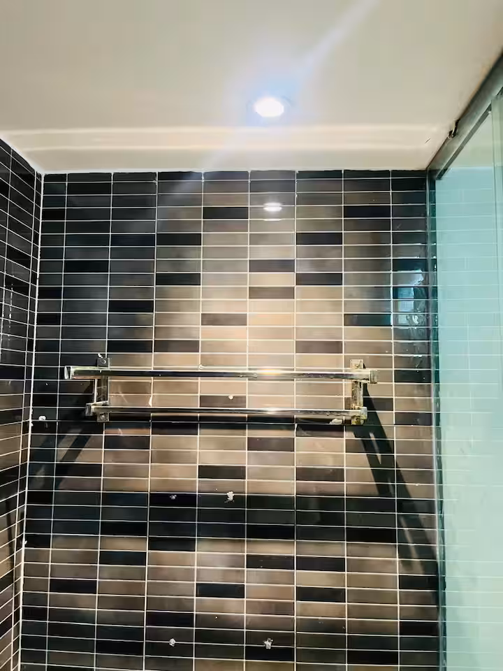 king room · Private Full bathroom